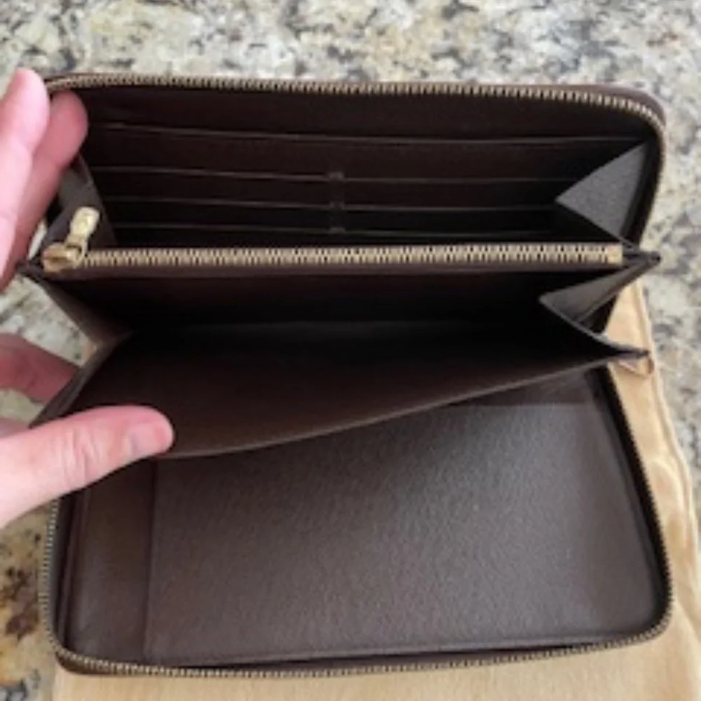 AUTHENTIC Louis Vuitton Zippy Organizer Damier Wallet with dust bag and box - Picture 3 of 13